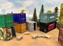 20ft Shipping Containers & Pallets 28mm Renedra