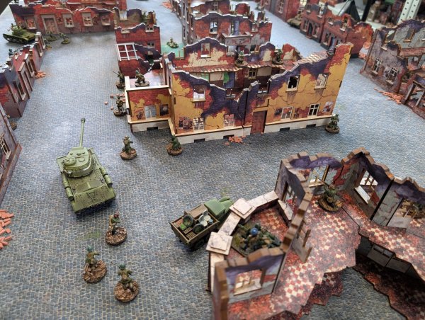 Ura! Strid på hemmaplan eller ta striden till ryssen