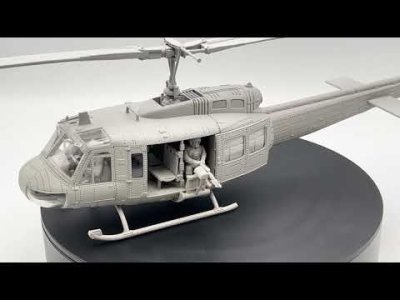 Zoom bild av Bell UH-1D / UH-1H Huey 28mm