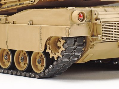 Zoom bild av U.S. Main Battle Tank M1A2 Abrams 1/48 Tamiya