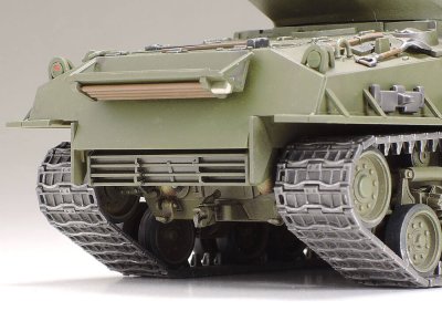 Zoom bild av U.S. Medium Tank M4A3E8 Sherman Easy Eight 1/48 Tamiya