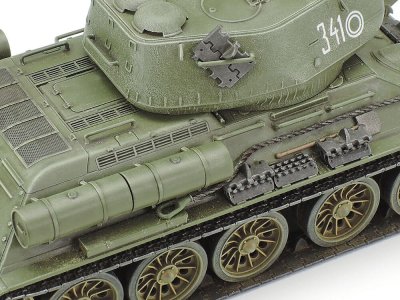 Zoom bild av Russian Medium Tank T-34-85 1/48 Tamiya