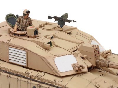 Zoom bild av British Main Battle Tank Challenger 2 (Desertised) 1/48 Tamiya