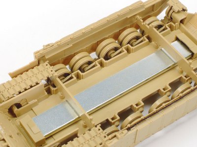Zoom bild av British Main Battle Tank Challenger 2 (Desertised) 1/48 Tamiya