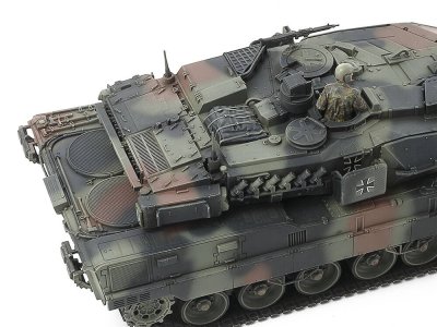 Zoom bild av German Main Battle Tank Leopard 2 A7V 1/48 Tamiya