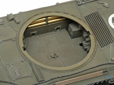Zoom bild av U.S. Tank Destroyer M18 Hellcat 1/35 Tamiya