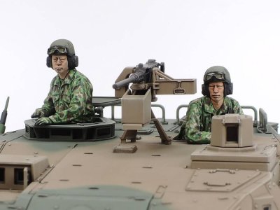 Zoom bild av Japan Ground Self Defense Force Type 16 Mobile Combat Vehicle C5 with Winch 1/35 Tamiya