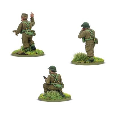 Zoom bild av Crew in British Army mid-late war uniforms 28mm