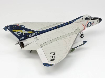 Zoom bild av Douglas F4D-1 Skyray™ 1/72 Tamiya