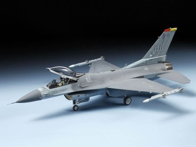 Zoom bild av Lockheed Martin® F-16®CJ [Block50] Fighting Falcon® 1/72 Tamiya
